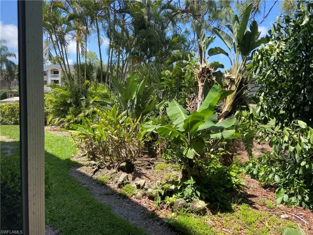180 Turtle Lake Ct 102, Naples, Florida 34105
