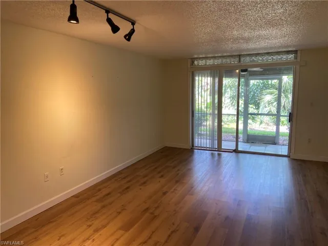 180 Turtle Lake Ct 102, Naples, Florida 34105