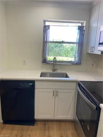 180 Turtle Lake Ct 102, Naples, Florida 34105