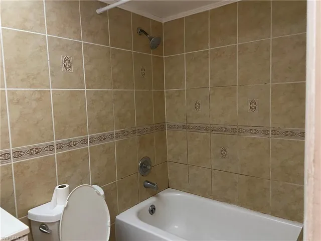 180 Turtle Lake Ct 102, Naples, Florida 34105