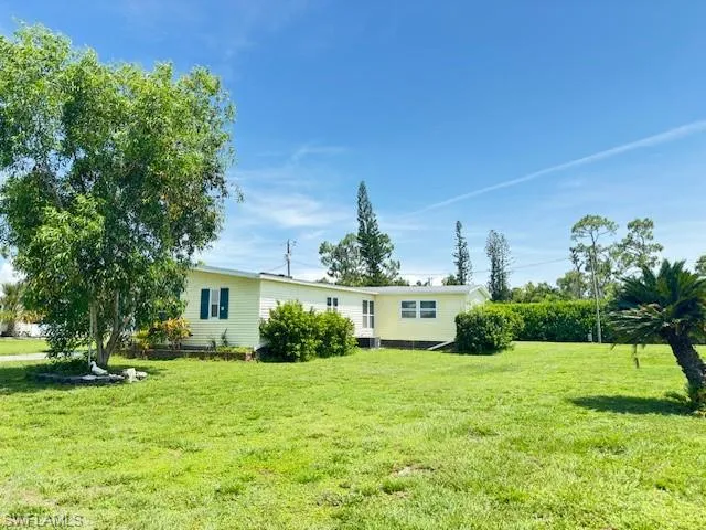 Right side view of the large lot