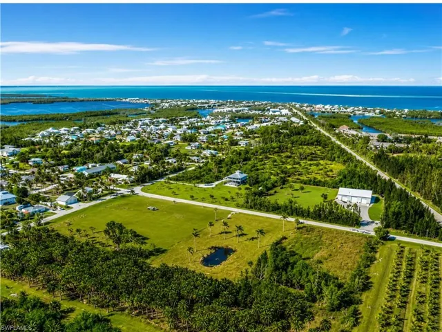7655 Barrancas Ave, Bokeelia, Florida 33922