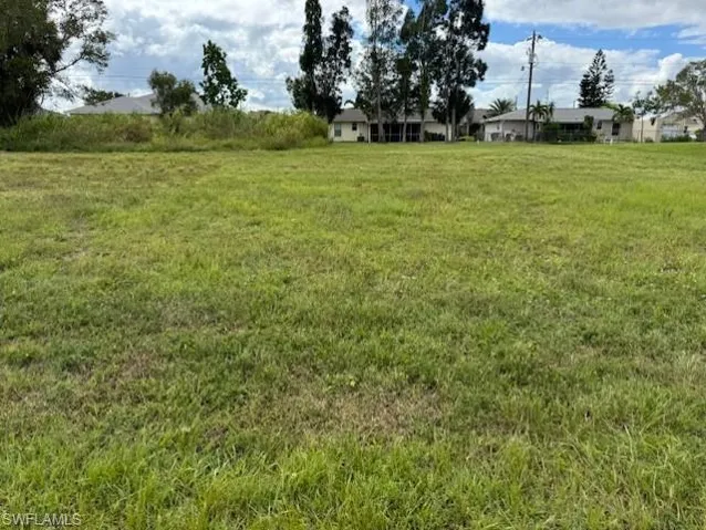 2116 Ne 25th Ter, Cape Coral, Florida 33909