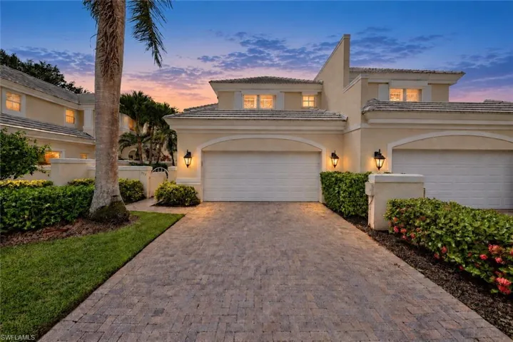 392 Carlton Pl 3, Naples, Florida 34108
