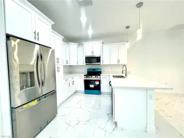 2521 33rd St W, Lehigh Acres Fl 33971