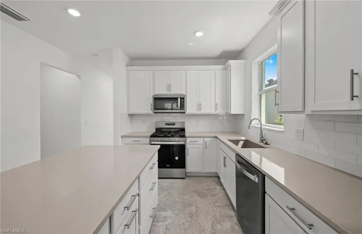 7064 Chapel Creek LN, NORTH FORT MYERS FL 33917