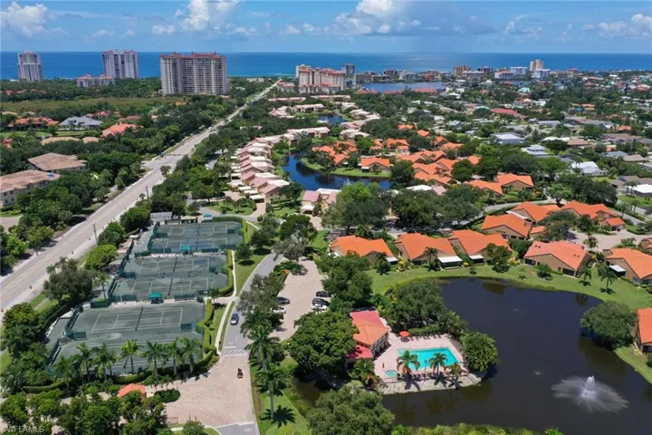 907  Reef Point  CIR, Naples, FL 34108