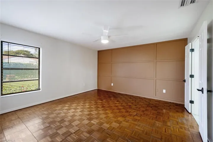 907  Reef Point  CIR, Naples, FL 34108