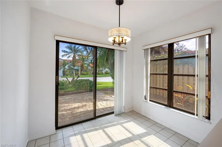 907  Reef Point  CIR, Naples, FL 34108