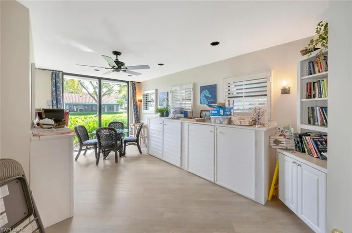 907  Reef Point  CIR, Naples, FL 34108