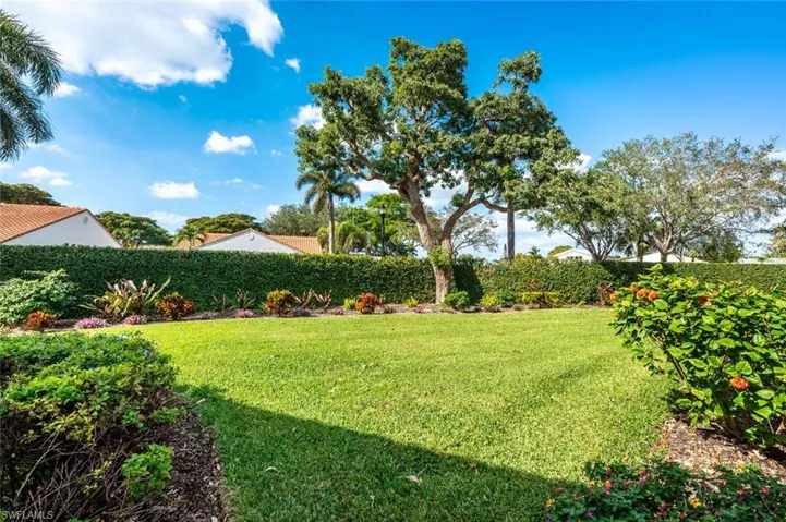 907  Reef Point  CIR, Naples, FL 34108