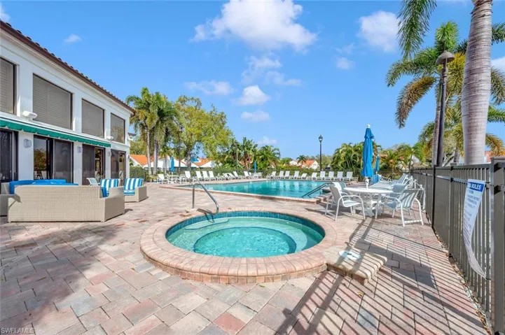 907  Reef Point  CIR, Naples, FL 34108