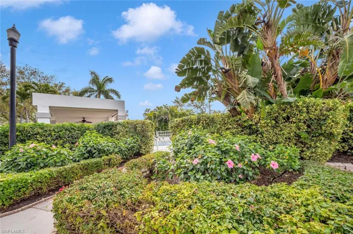 907  Reef Point  CIR, Naples, FL 34108