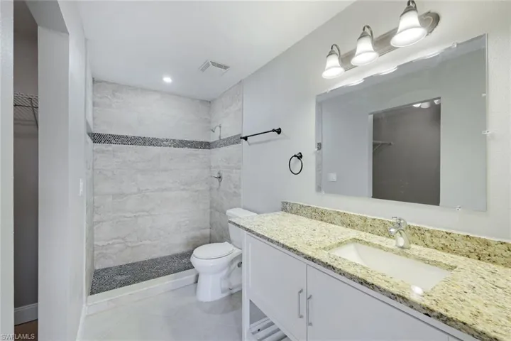 6474  Royal Woods  DR, Fort Myers, FL 33908