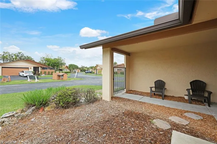 6474  Royal Woods  DR, Fort Myers, FL 33908