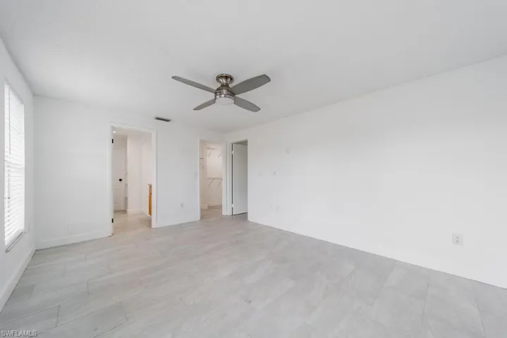 Primary bedroom with ensuite & large walk in closet