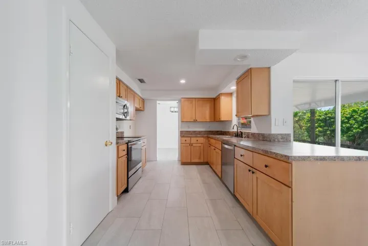 Updated Kitchen, Like New SS Appliances, Pantry Closet, Recessed Lighting, REFRIGERATOR NOT INCLUDED