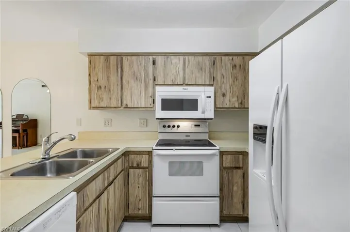 1100 Pondella Rd 906, Cape Coral, Florida 33909