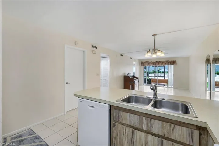 1100 Pondella Rd 906, Cape Coral, Florida 33909