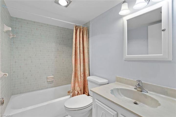 Guest bath, tub and shower combo.