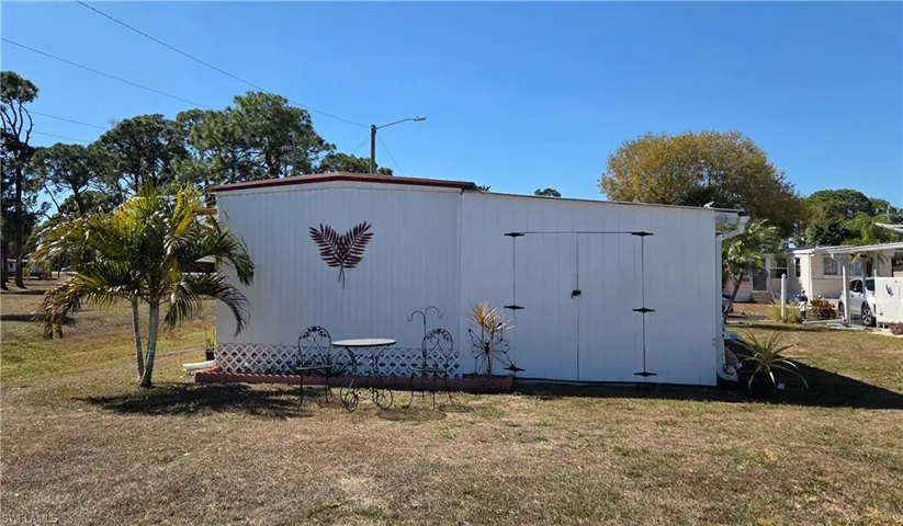Situated at the end of the street, you don't have neighbors to the south.