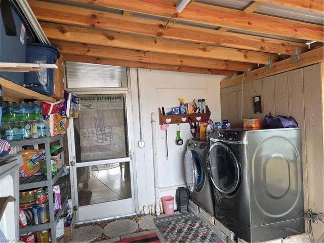 Full size front-load washer and dryer also convey.