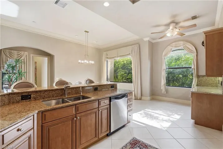 Enjoy casual dining at the kitchen’s breakfast bar.