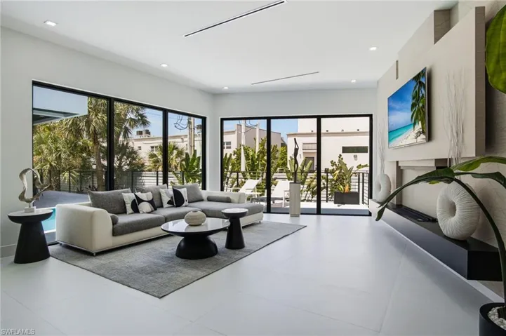 298 Castaways St, Marco Island, Florida 34145