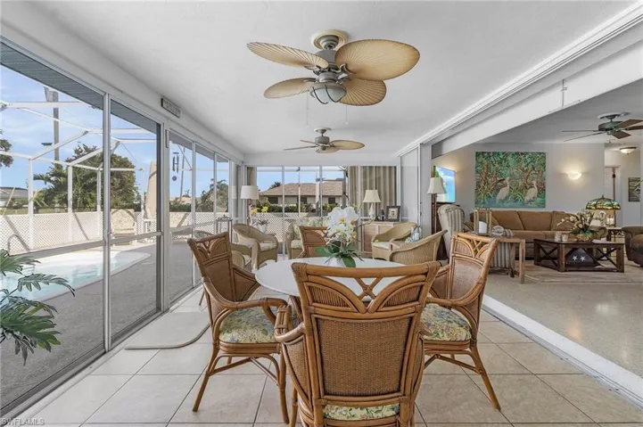 Sunroom with ceiling fan