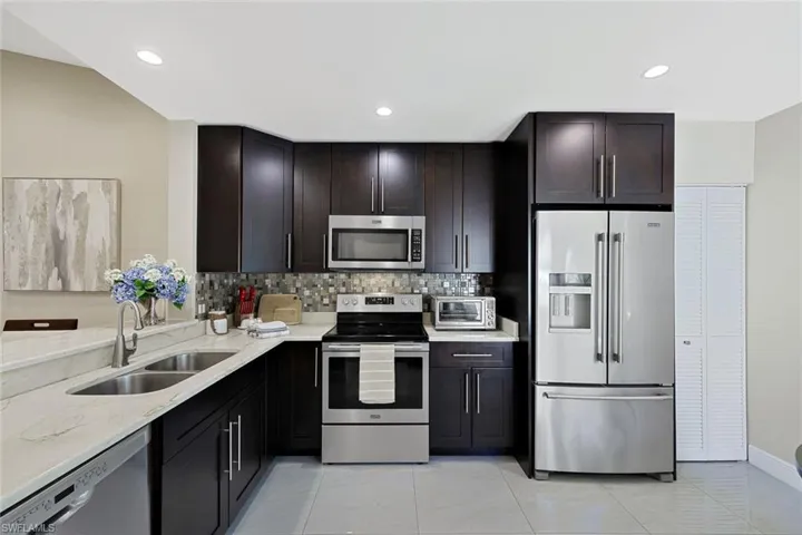 613 Serendipity Dr 613, Naples, Florida 34108