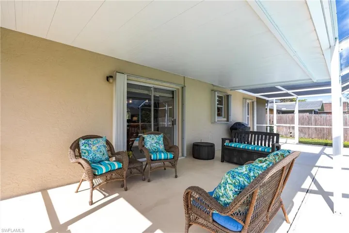 View of Lanai featuring an outdoor living space
