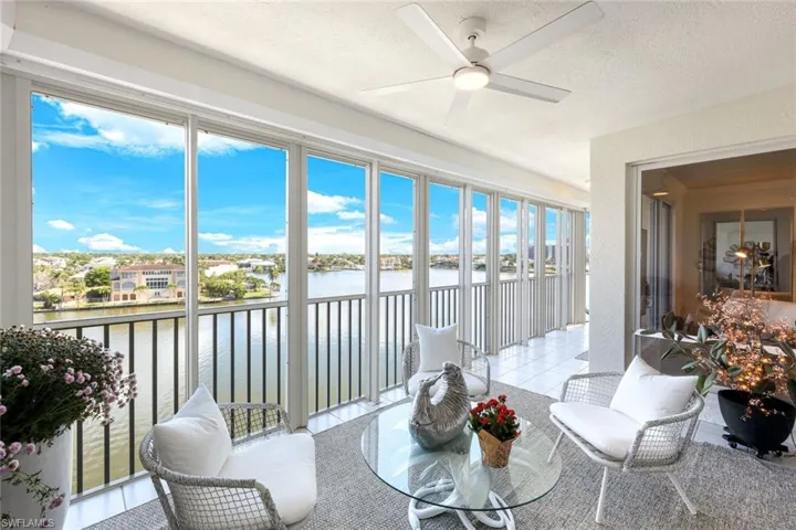 Expansive lanai with shimmering wide bay views!
