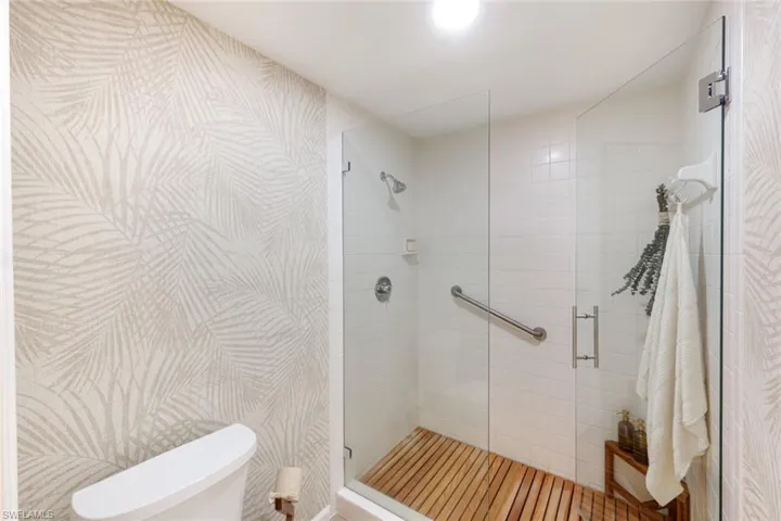 Primary bath, equipped with cedar line shower