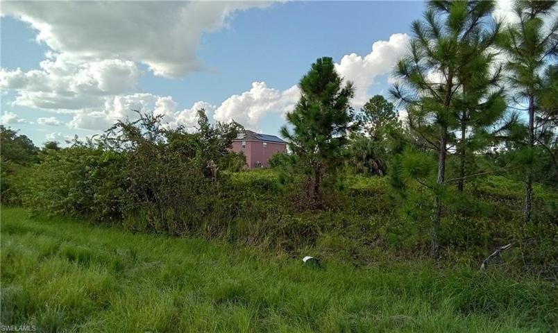551  Manhattan E ST, LEHIGH ACRES, FL 33974