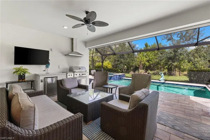 6907 Cocoplum St, Naples, Florida 34114