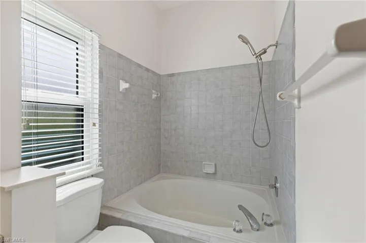 3657 Kent Dr, Naples, Florida 34112