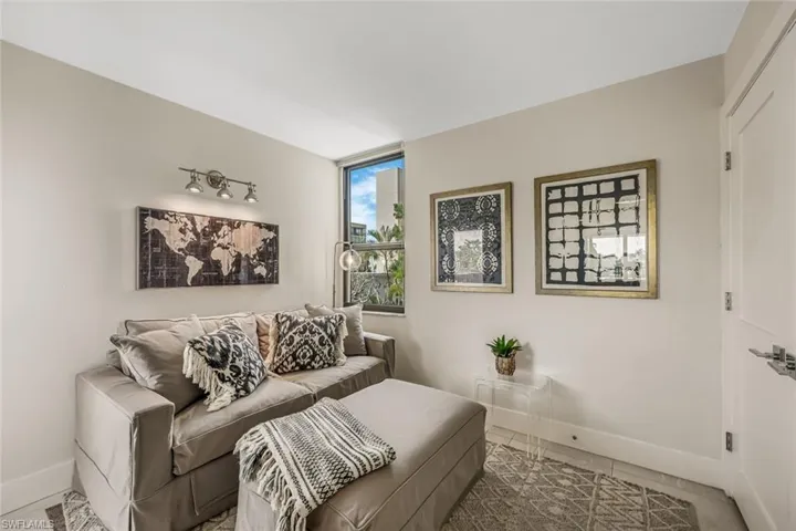 10562 Gulf Shore Dr 202, Naples, Florida 34108