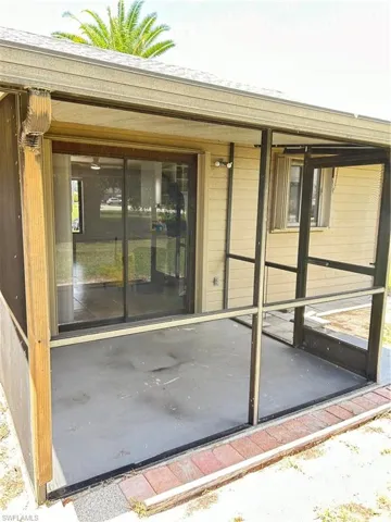 back screen porch on 1/1 side