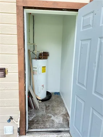 Utility room on 1/1 side