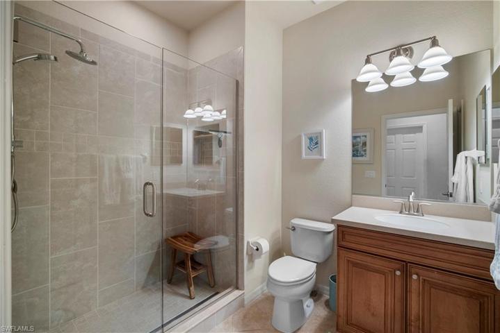10538 Smokehouse Bay DR # 202, NAPLES FL 34120