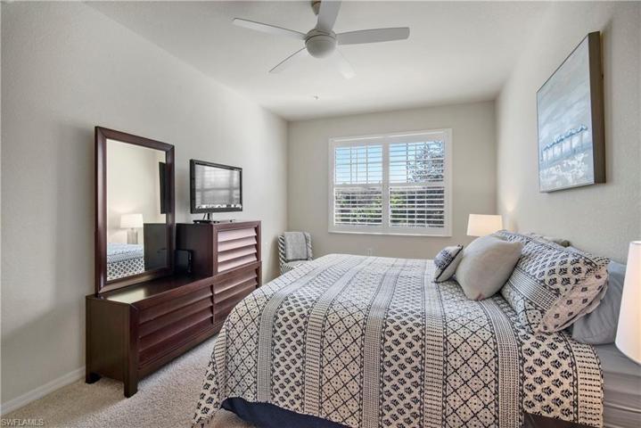 10538 Smokehouse Bay DR # 202, NAPLES FL 34120