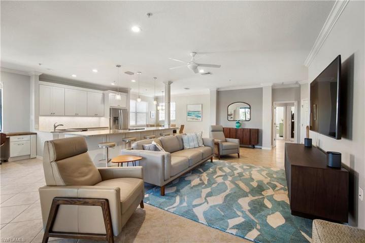 10538 Smokehouse Bay DR # 202, NAPLES FL 34120