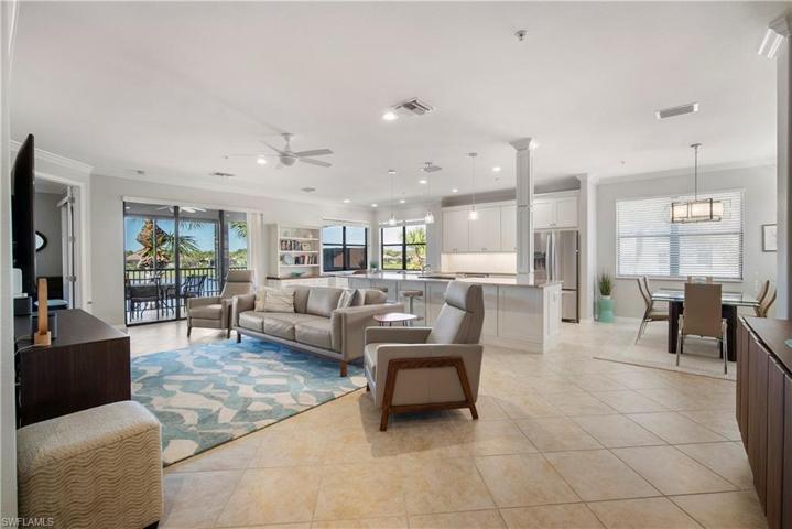 10538 Smokehouse Bay DR # 202, NAPLES FL 34120