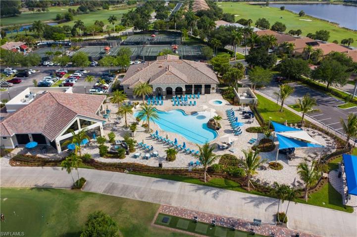 10538 Smokehouse Bay DR # 202, NAPLES FL 34120