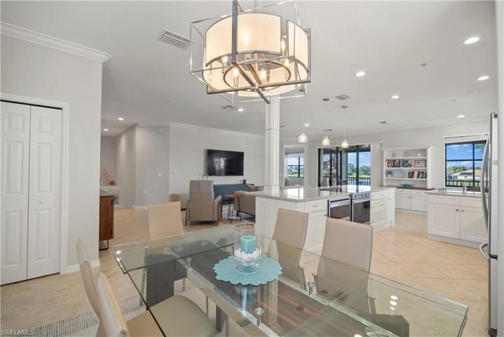 10538 Smokehouse Bay DR # 202, NAPLES FL 34120