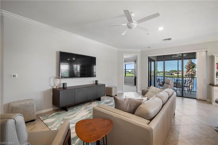 10538 Smokehouse Bay DR # 202, NAPLES FL 34120
