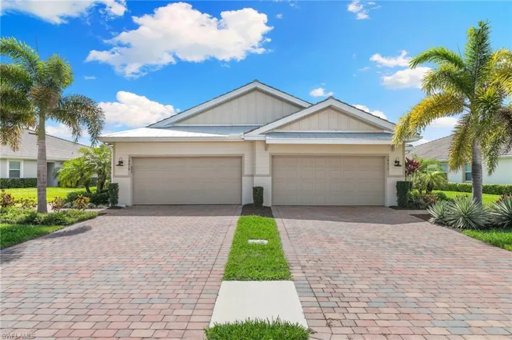 14618  Edgewater  CIR, Naples, FL 34114