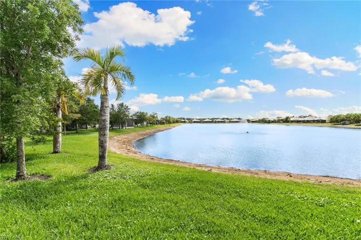 14618  Edgewater  CIR, Naples, FL 34114