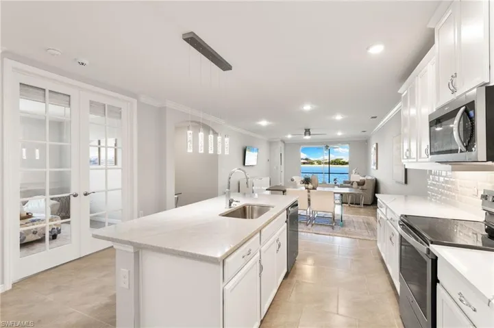 14618  Edgewater  CIR, Naples, FL 34114