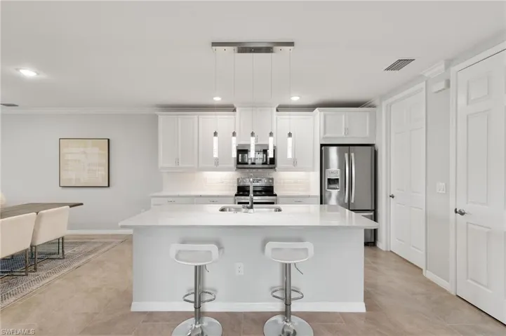 14618  Edgewater  CIR, Naples, FL 34114